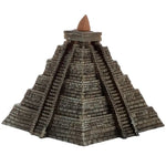 encens en cône posé sur brûle encens pyramide